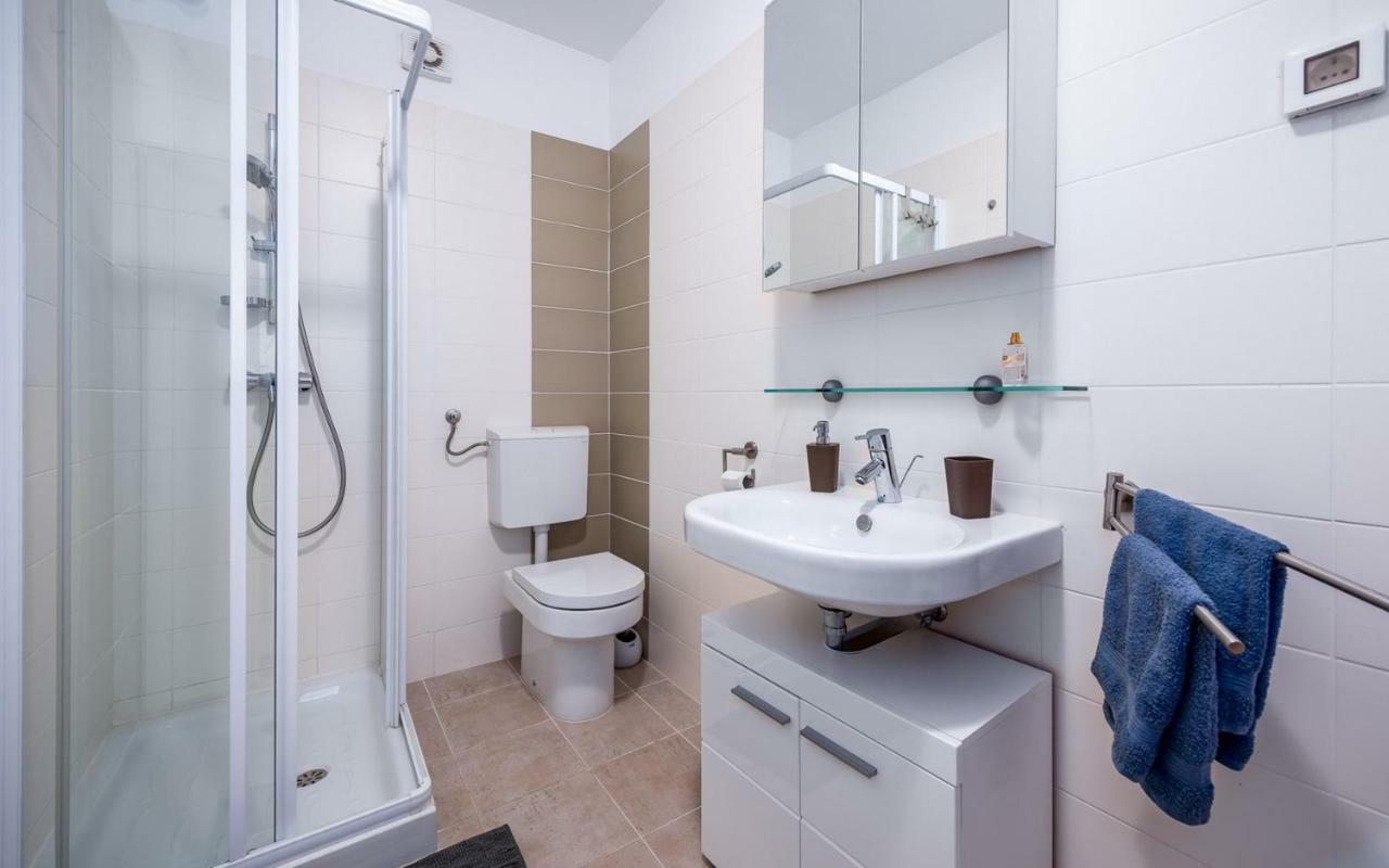Laura House With Apartment Umag Buitenkant foto