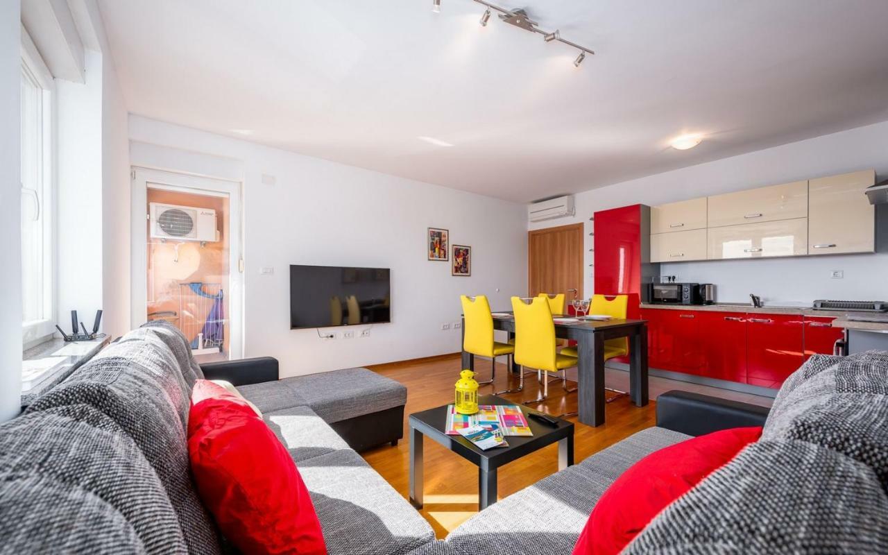Laura House With Apartment Umag Buitenkant foto