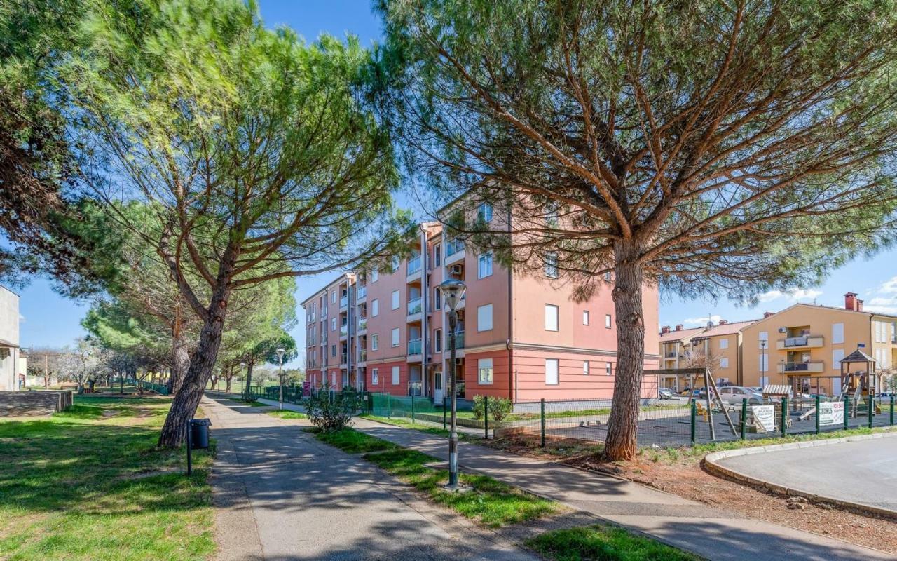 Laura House With Apartment Umag Buitenkant foto