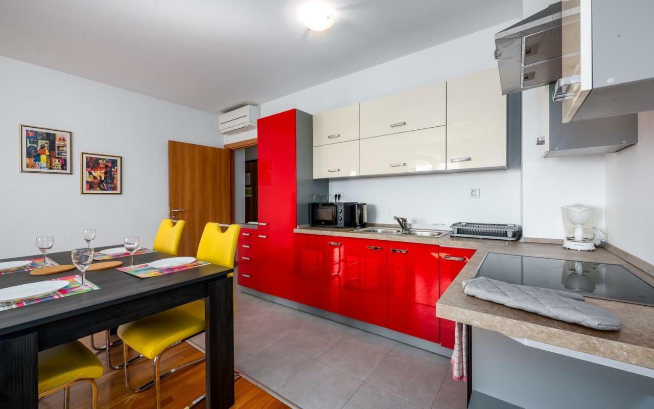 Laura House With Apartment Umag Buitenkant foto