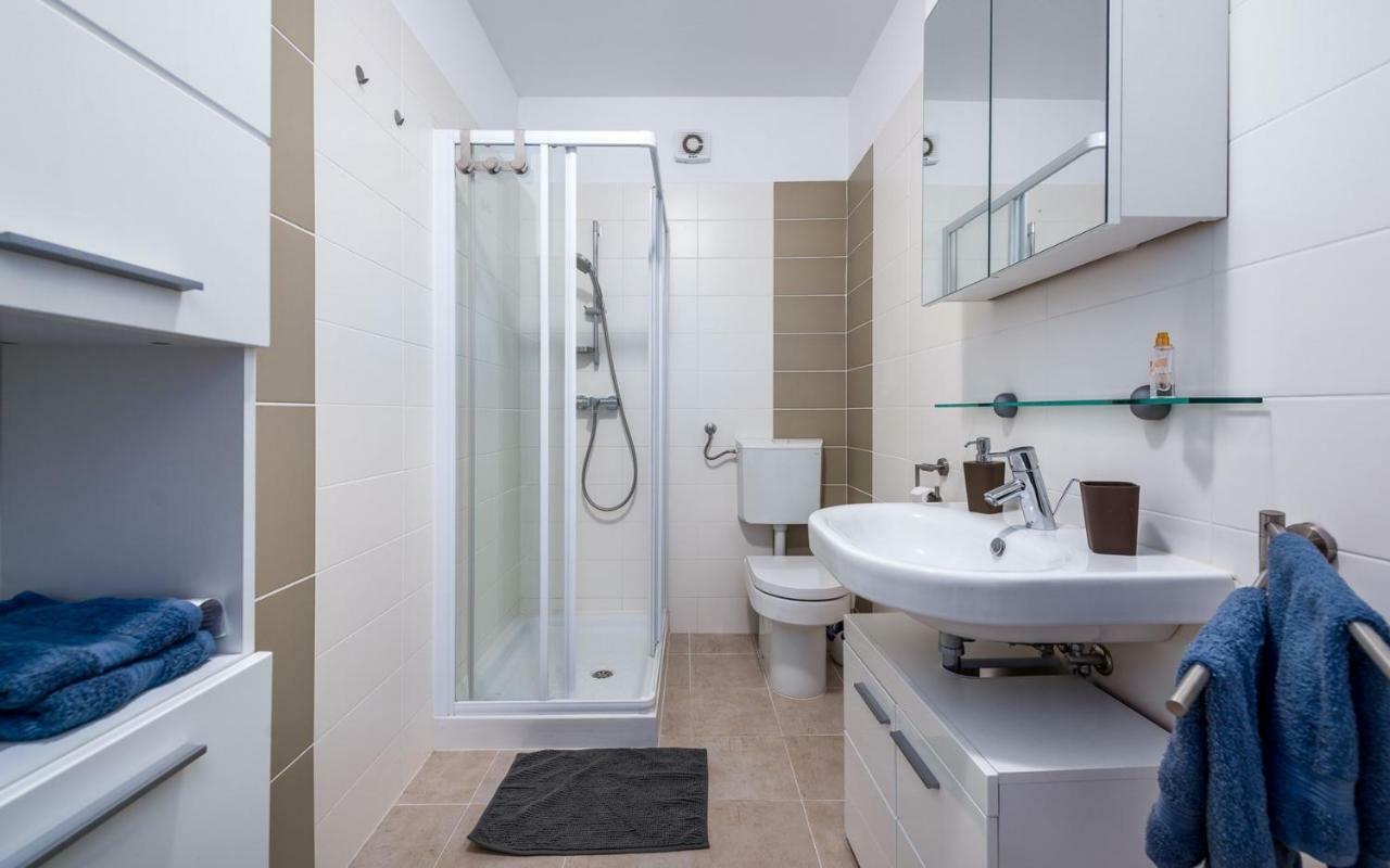 Laura House With Apartment Umag Buitenkant foto